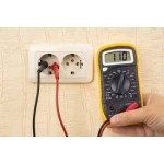 Voltmètre : Mesurez la Tension Électrique avec Précision – Guide 2025